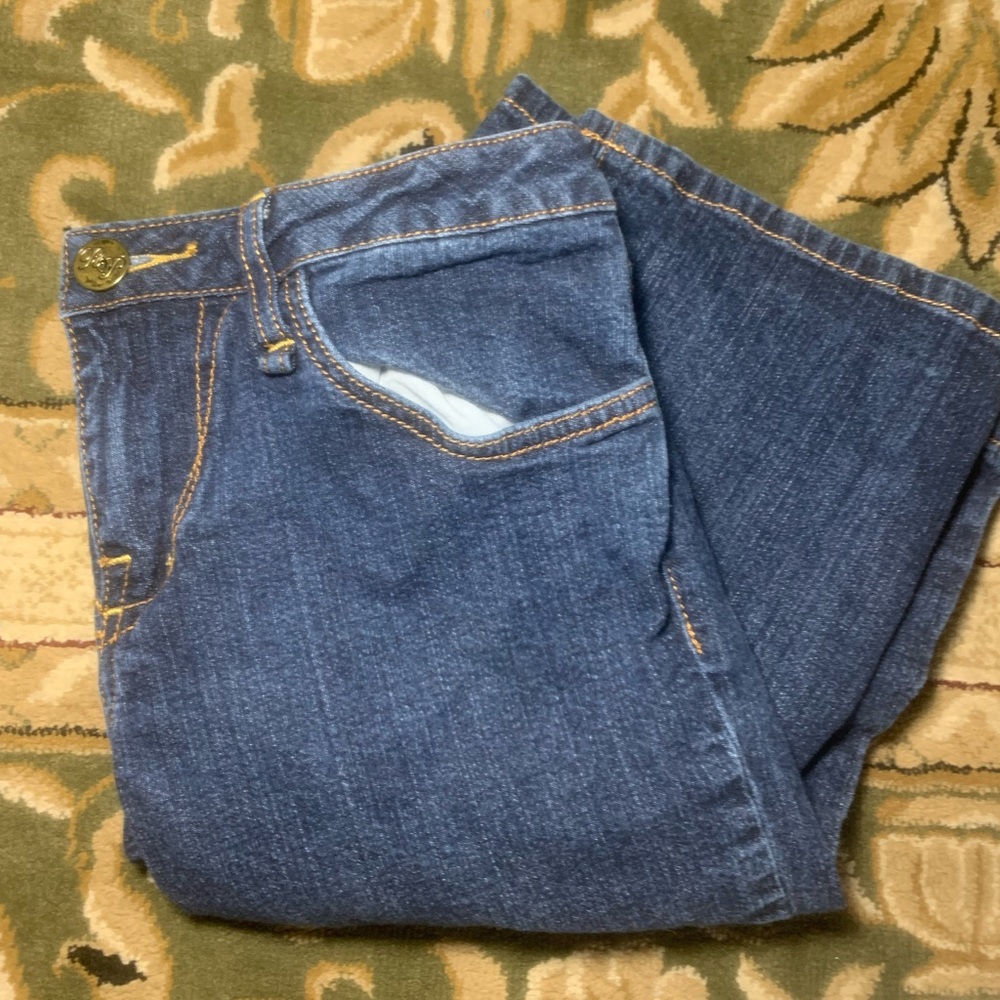 That Fashions Flare jeans!!! 👖 👖 👖 👖